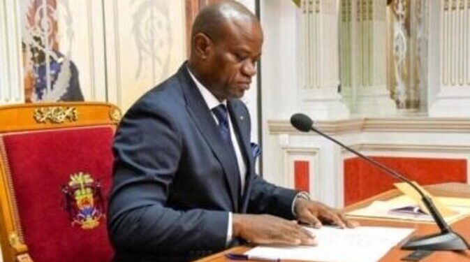 Oligui Nguema style vestimentaire