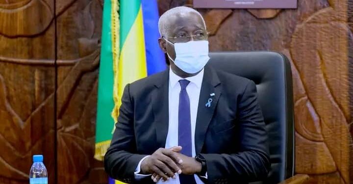Les responsables de la SEEG en séance de travail avec le premier ministre Raymond Ndong Sima