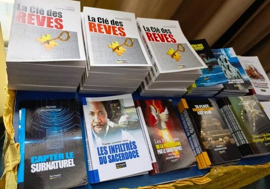 Rencontre avec l&rsquo;écrivain-prophète Max Alexandre Ngoua : Des livres qui défient la science