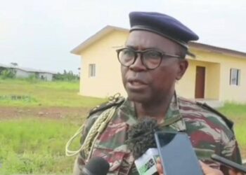 Ministre travaux publics terrain