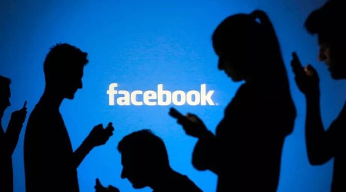 Son mari a créé un faux compte Facebook pour la draguer, sa réponse le choque