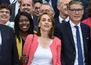 Destitution recevable de Macron : Le PS très divisé