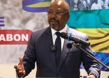 Sang gabonais sur mains
