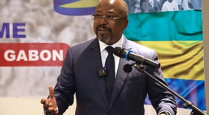 Sang gabonais sur mains