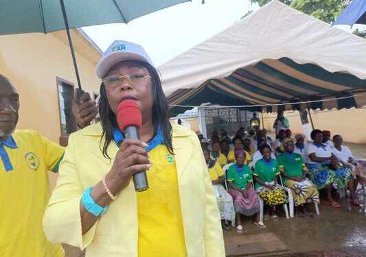 Gisèle Akoghet épouse Ndoutoume Essone plaide pour un vote massif en faveur du « Oui » dans le 5e arrondissement de Libreville