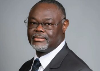 Convocation de Hervé Patrick Opiangah