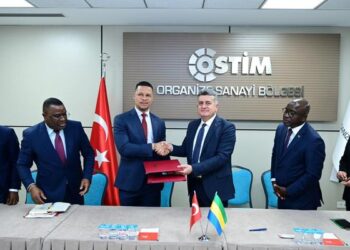 Le ministre gabonais de l'industrie à Ostim