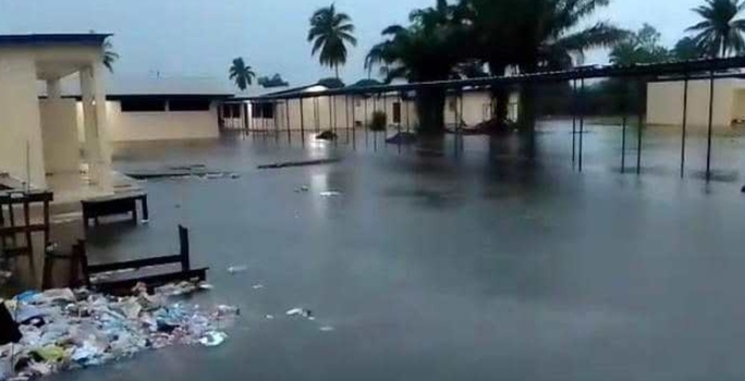 Port-Gentil sous les eaux