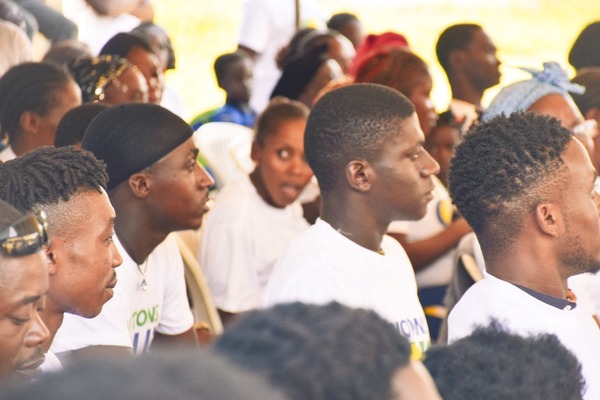Guy Francis Bignoumba et les jeunes 