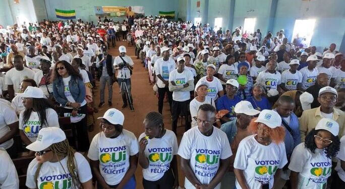 À Okondja, Brigitte Onkanowa mobilise pour un Oui triomphal au Référendum