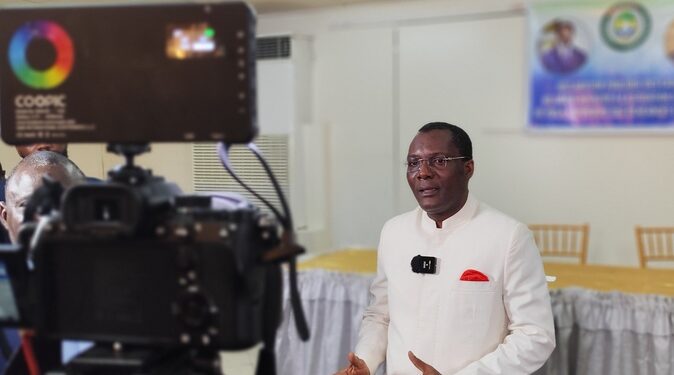Ali Akbar Onanga Y'Obegue Radio Gabon