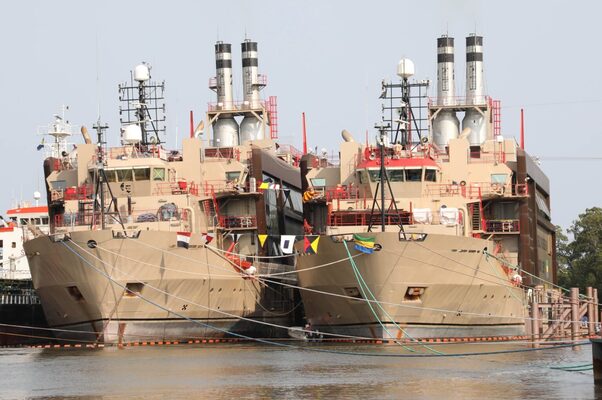Les deux centrales électriques flottantes turques