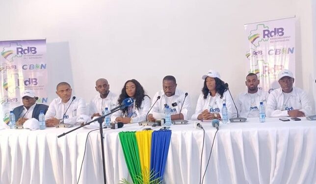 Leaders du Rassemblement des bâtisseurs et la presse