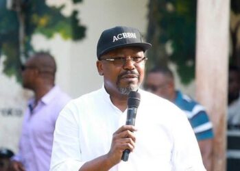 Le candidat Alain Claude Billie-By-Nze