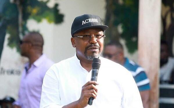 Le candidat Alain Claude Billie-By-Nze