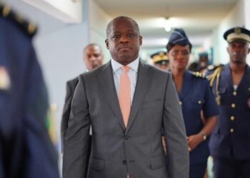 Reconduit au gouvernement, Hermann Immongault séduit les Gabonais