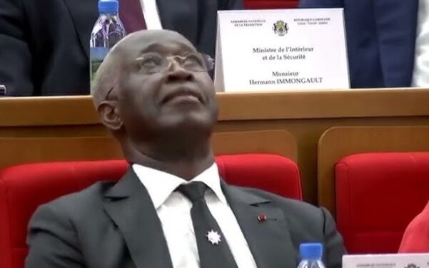 Raymond Ndong Sima a démissionné