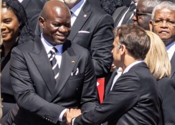 Emmanuel Macron et Brice Clotaire Oligui Nguema