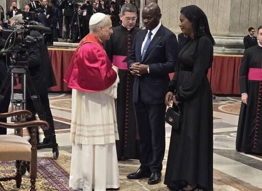 Le couple présidentiel Oligui Nguema et le Pape Léon XIV