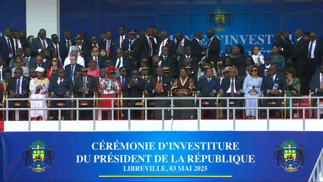 Oligui Nguema prêtant serment 