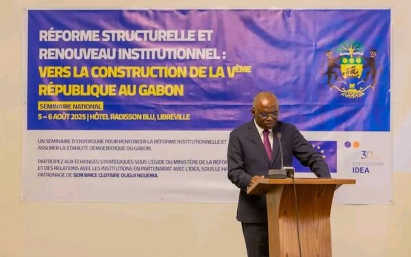 Le Gabon pose les bases de la Ve République