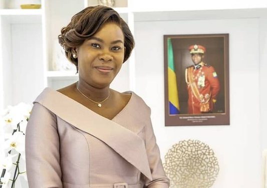 La Première dame ouvre la voie à l’autonomie des jeunes femmes gabonaises