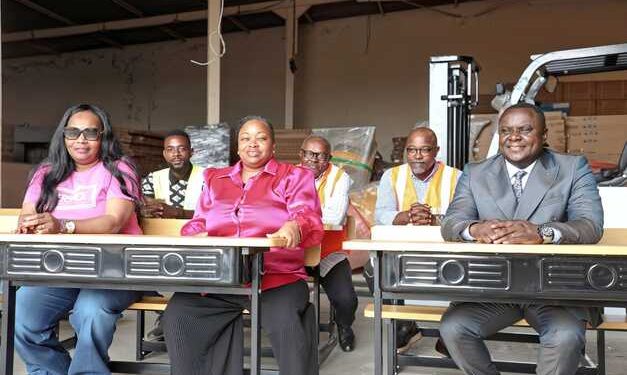 Le président Oligui Nguema investit dans l’avenir avec 42 000 tables-bancs
