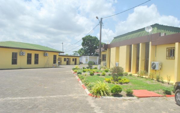 Arsène Édouard Nkoghe Nze face à la famille d’Elie Nazaire Obiang Bekale