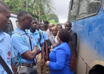 Le cri des élèves gabonais pour un transport scolaire digne