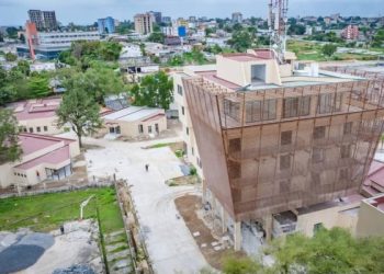 L'immeuble rénové d'Africa N⁰1 à Libreville