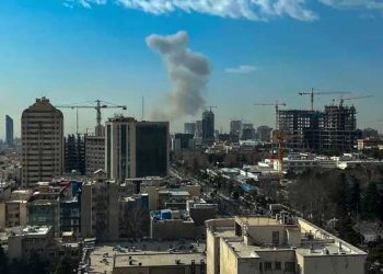 Explosion de violences au Moyen-Orient : Les frappes des États-Unis et d&rsquo;Israël plongent l&rsquo;Iran dans le chaos