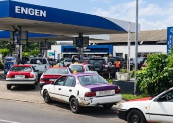 pénurie de carburant dans le Grand Libreville, plusieurs queues dans la ville et ses environs